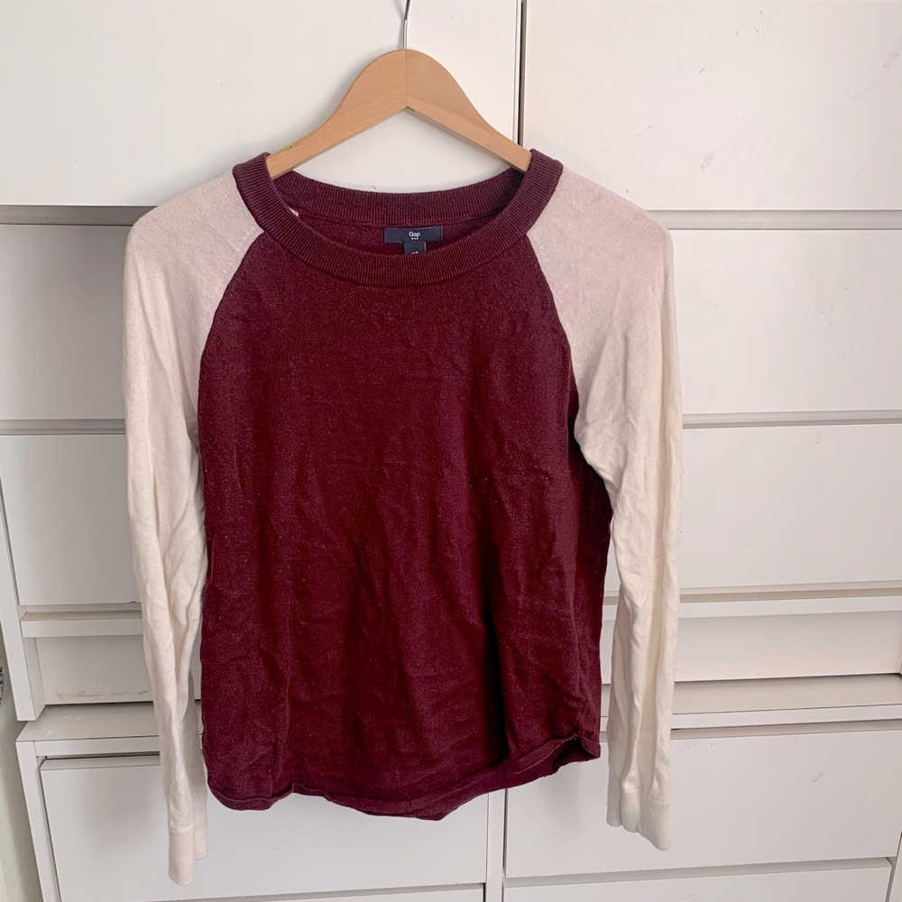 GAP “Baseball-Tee” Maroon Sweater
